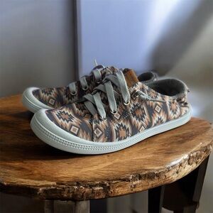 NWOT | SIMPLY SOUTHERN Shoes